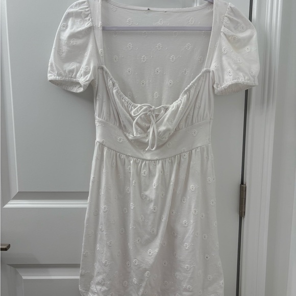 White Daisy Mini Dress - Picture 2 of 3